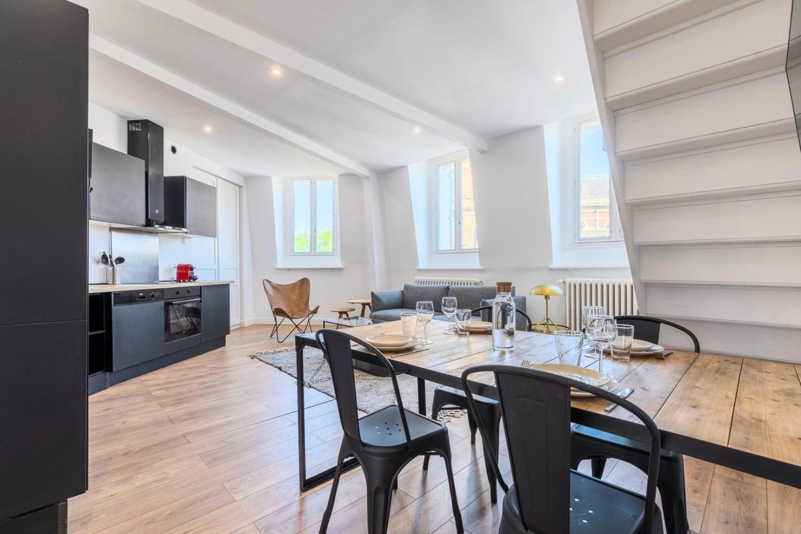 Duplex 2 Bedrooms 2 Bath Lille Kültér fotó
